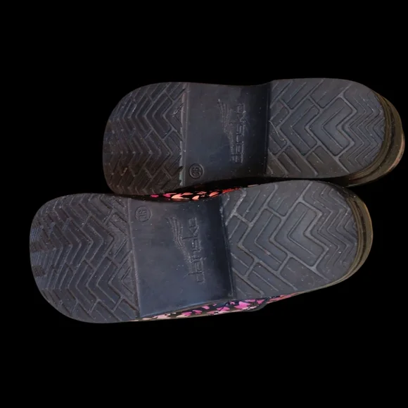 Colorful Heart Pattern Women's  Dansko Clogs Size 36 - Picture 3 of 3